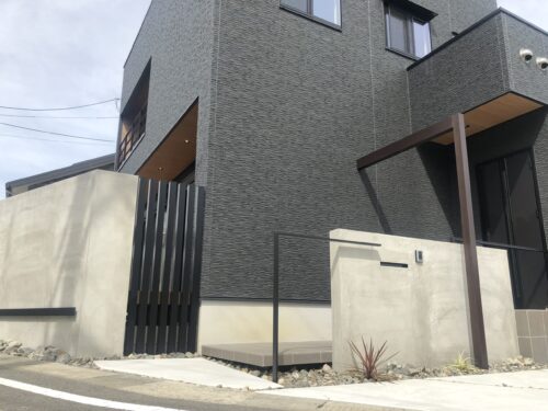 堺市　新築外構　■建物との統一感を放つ外構デザイン