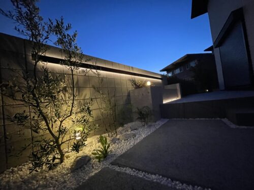 堺市　リガーデン工事　■庭と建物が一体化したような統一感のあるシンプルモダン