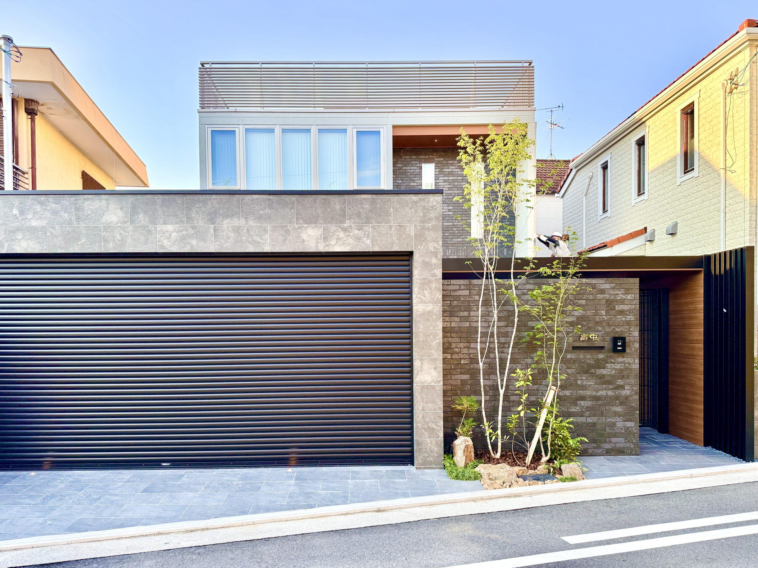 外構　お洒落　エクステリア　新築　リフォーム　
愛媛県　樹脂フェンス　板塀　¥42800より　施工費税込み 新築外構おすすめポイント（新築エクステリア）